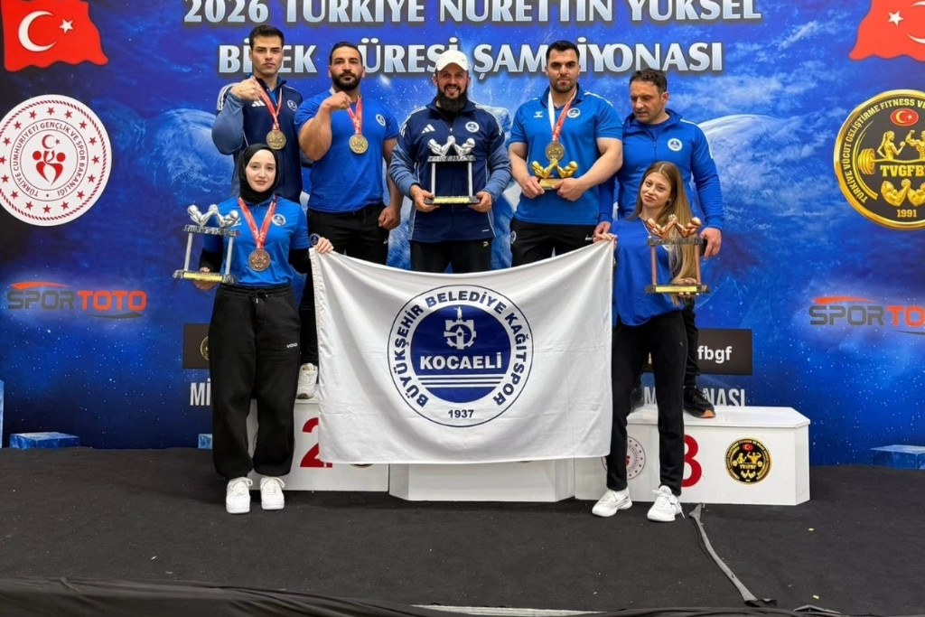 Güreşçilerimizin Bilekleri Bükülmedi