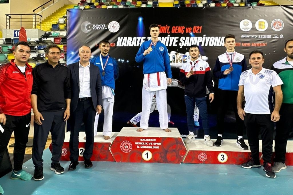 Karate Şampiyonasında Kağıtspor Rüzgârı