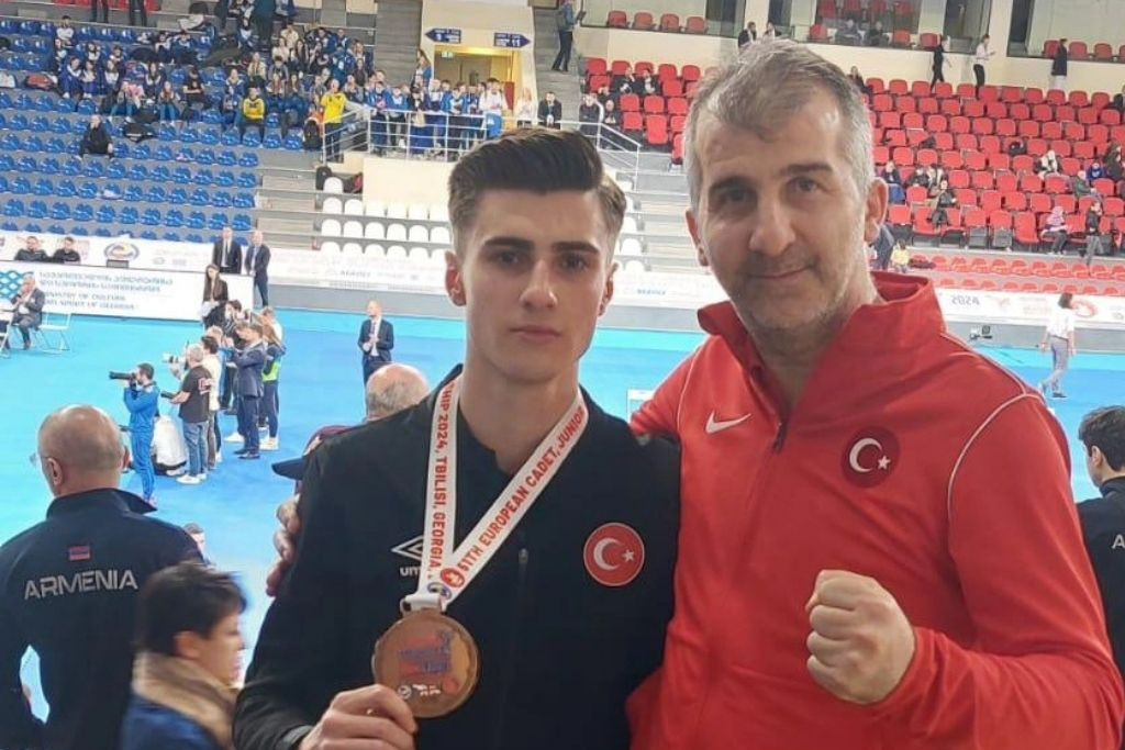 Karatecimiz Mert Halıcı Avrupa 3.'sü