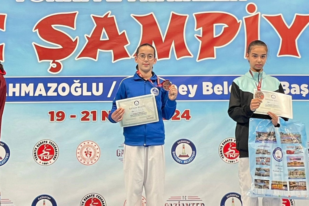 Mavi Beyazlı Uran, Türkiye Karate Şampiyonasında 3. oldu