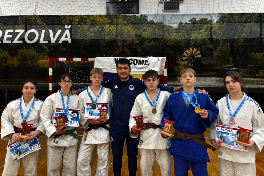 Romanyadan Madalyalar İle Dönüyoruz