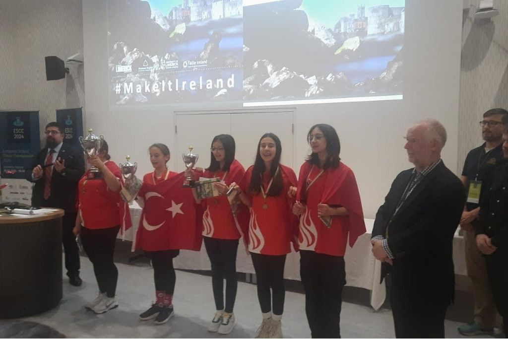Satranççımız İrlanda'da 4. Oldu
